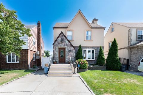 151-54 10th Avenue Whitestone NY 11357