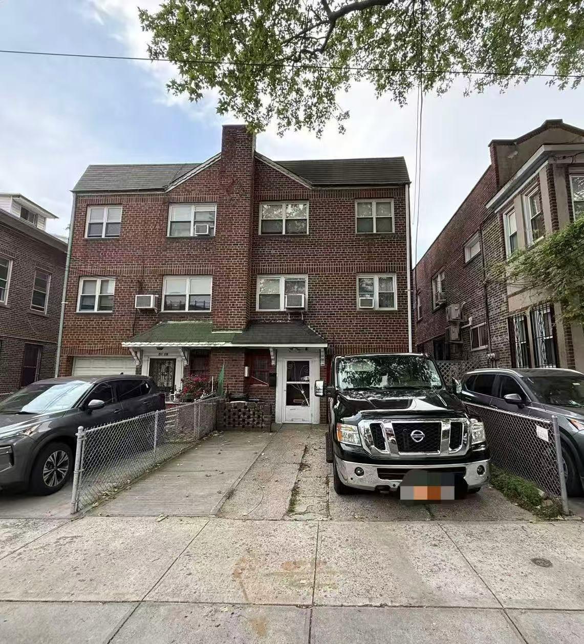 Goldsmith Street, Elmhurst, Queens, NY - 7 Bedrooms  
3 Bathrooms - 
