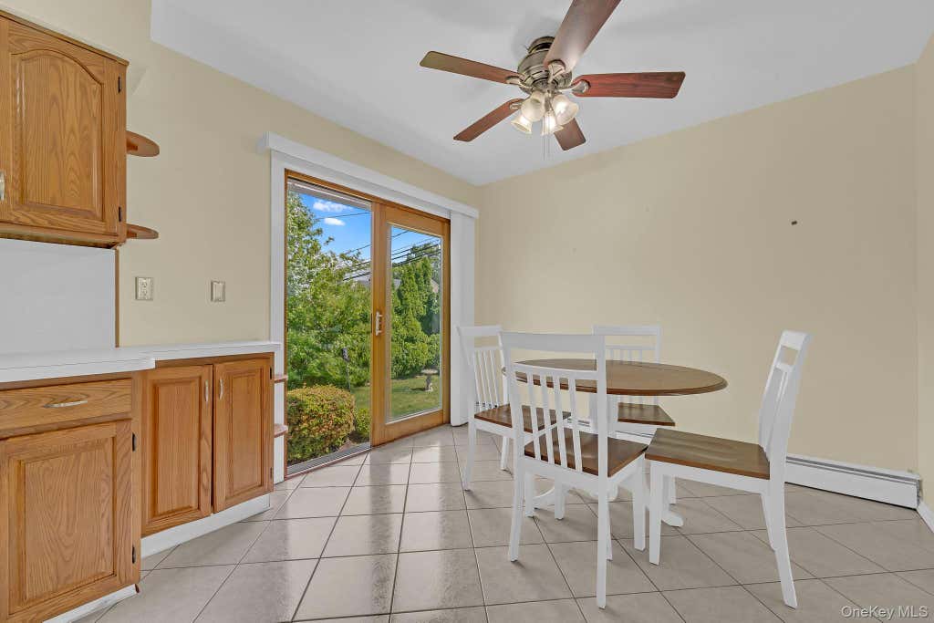 Photo of 9 Nassau Avenue, West Babylon, NY 11704 (MLS # 1010827)
