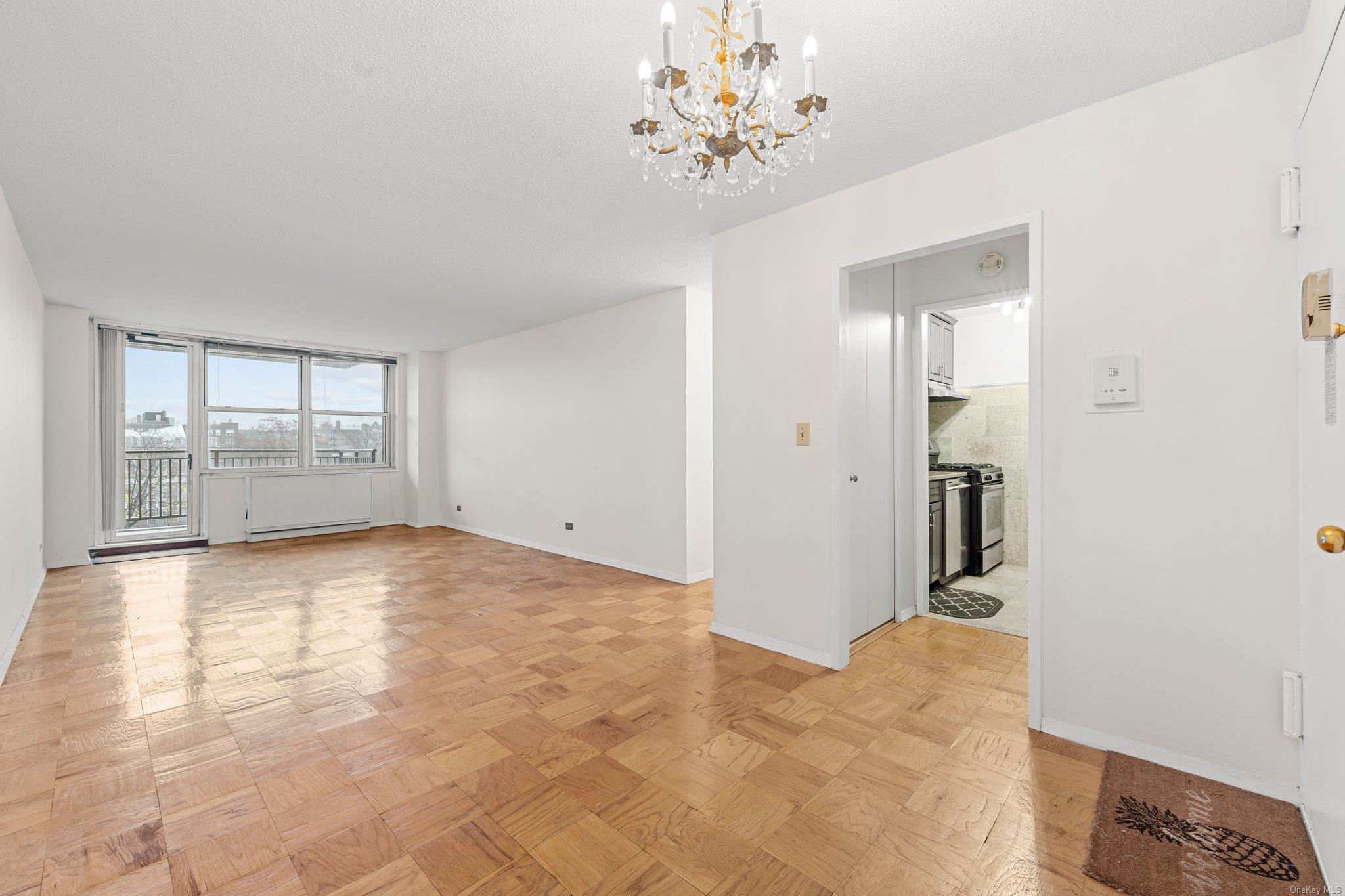 Union St St 6R, Flushing, Queens, NY - 2 Bedrooms  
2 Bathrooms - 