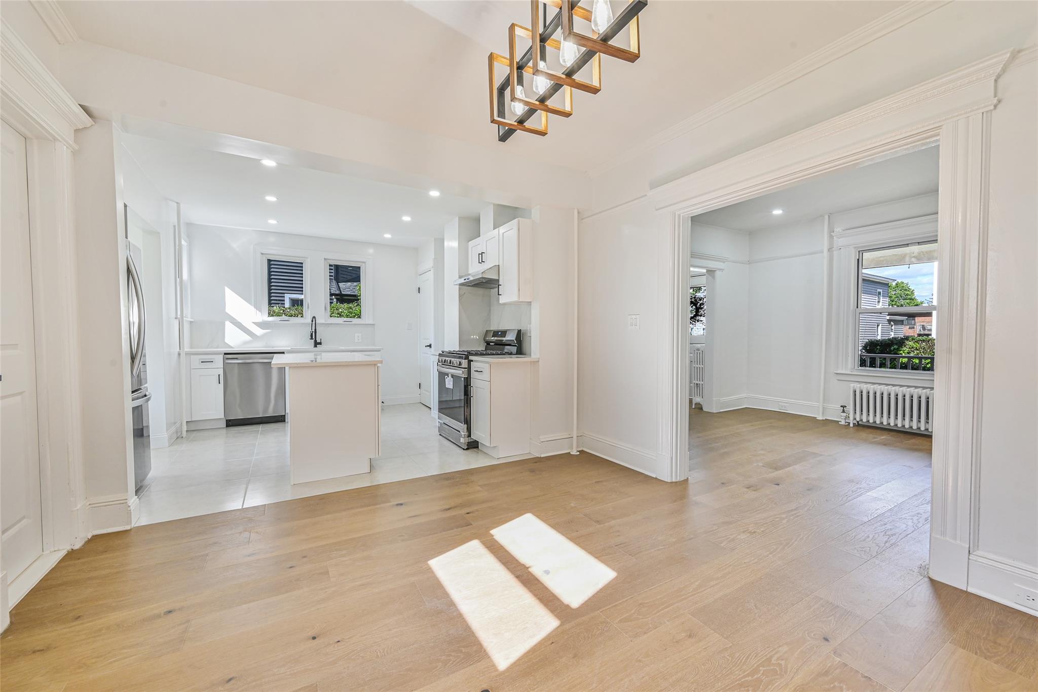 108 North Forest Avenue Ave, Rockville Centre, New York image 11