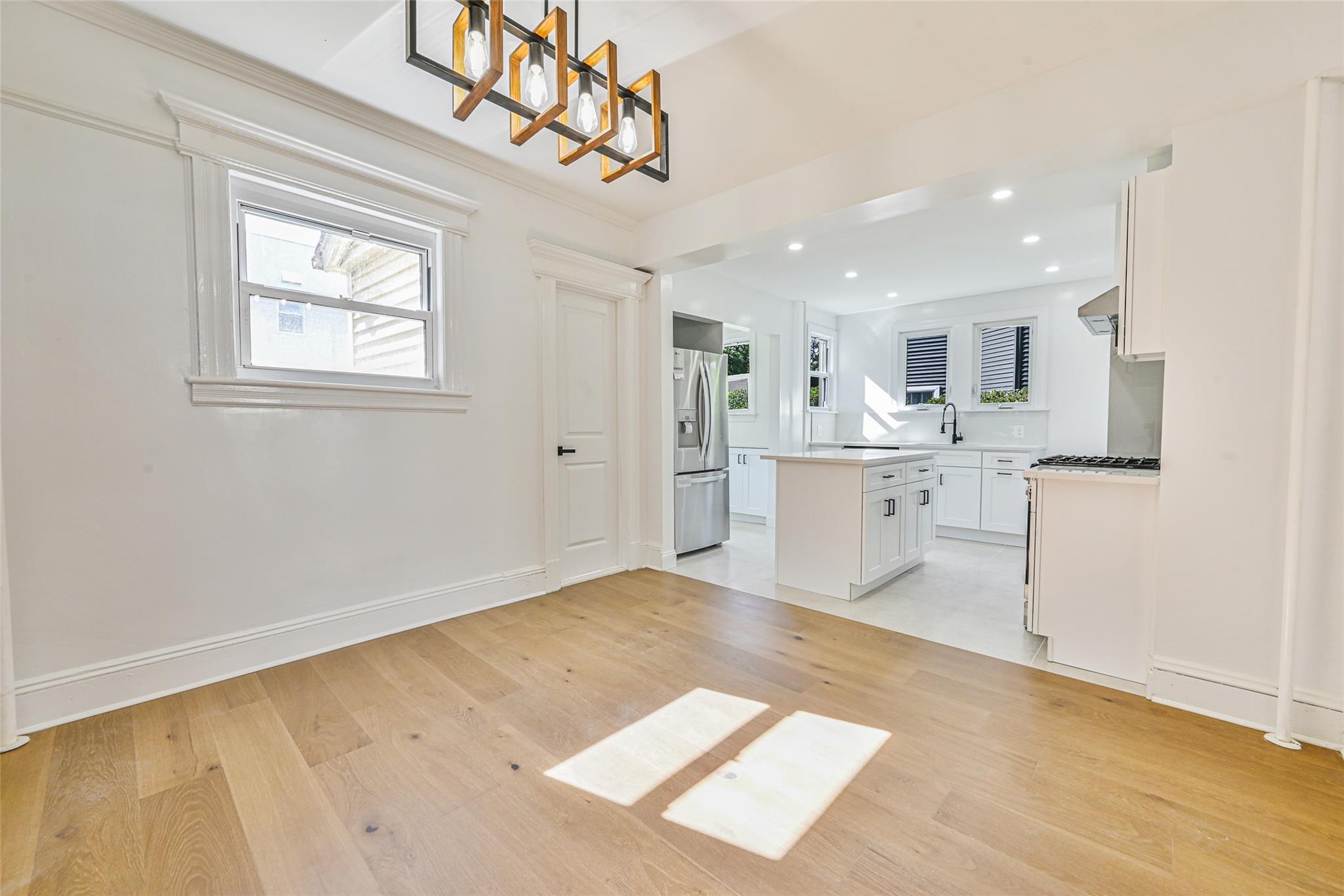 108 North Forest Avenue Ave, Rockville Centre, New York image 10