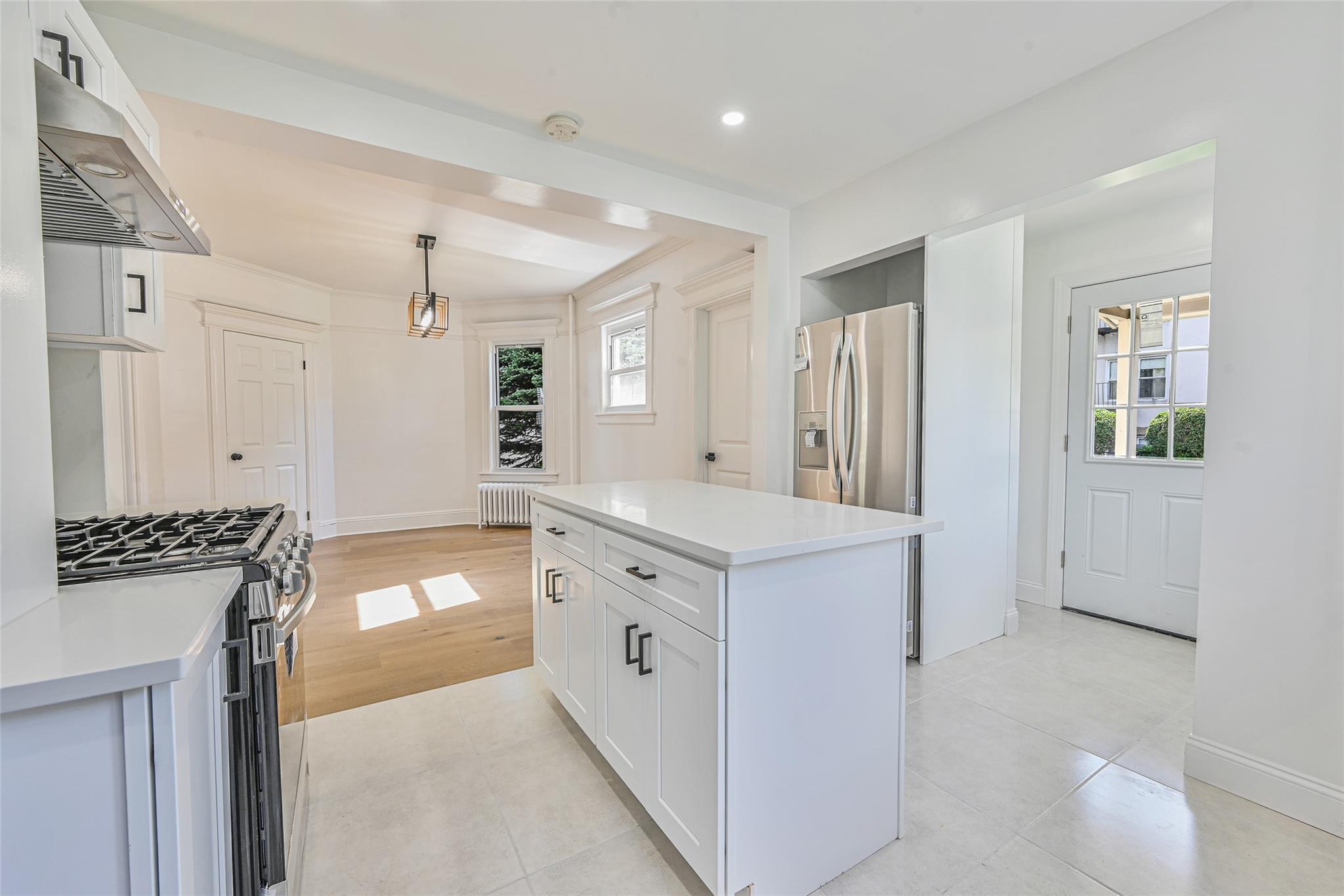 108 North Forest Avenue Ave, Rockville Centre, New York image 12