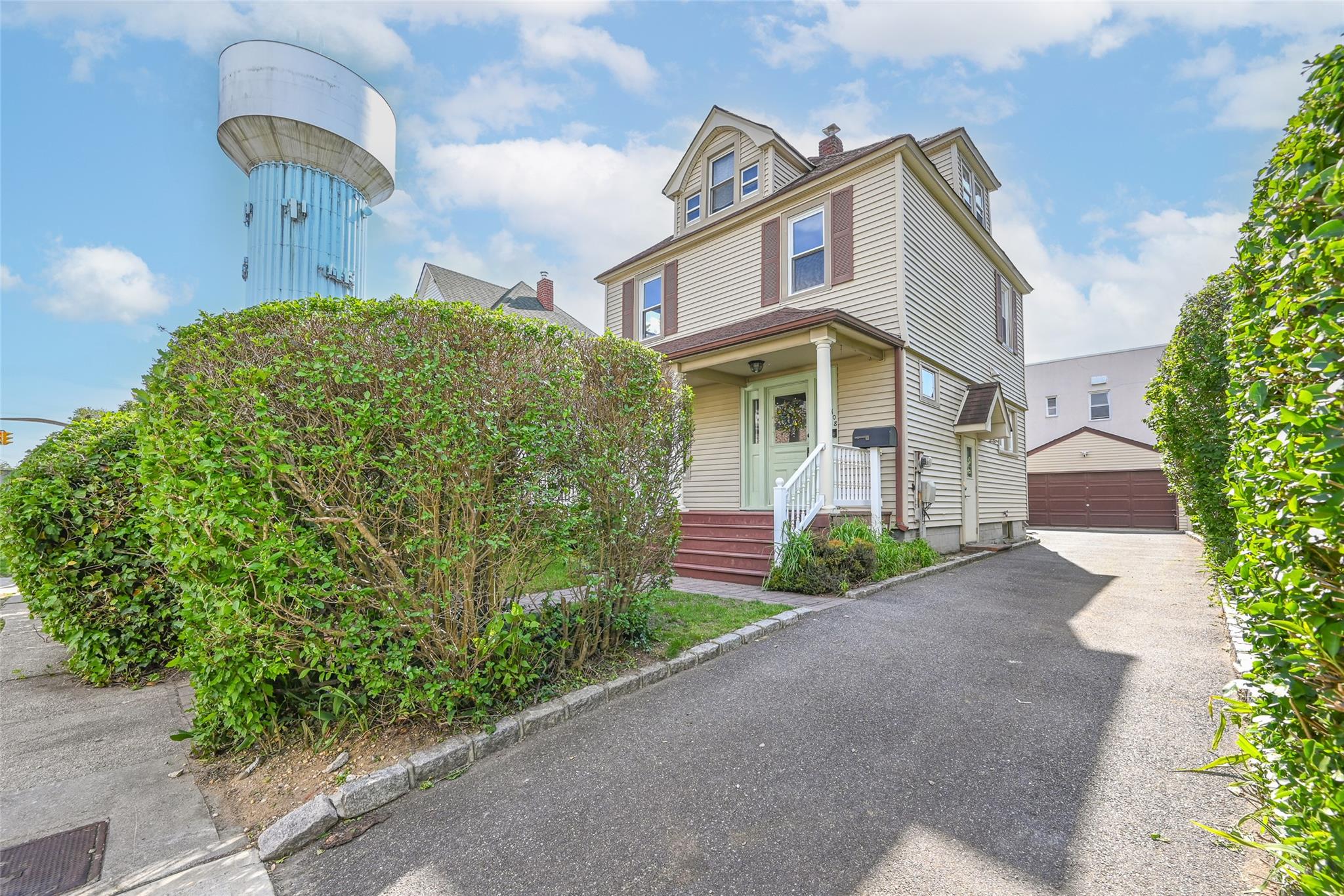108 North Forest Avenue Ave, Rockville Centre, New York image 3