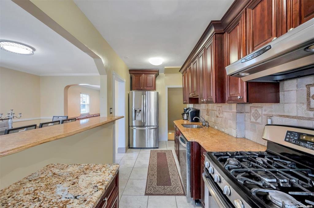 21-89 47th Street, Long Island City, New York image 14