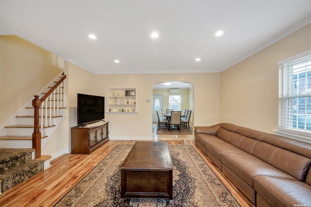 21-89 47th Street, Long Island City, New York image 4