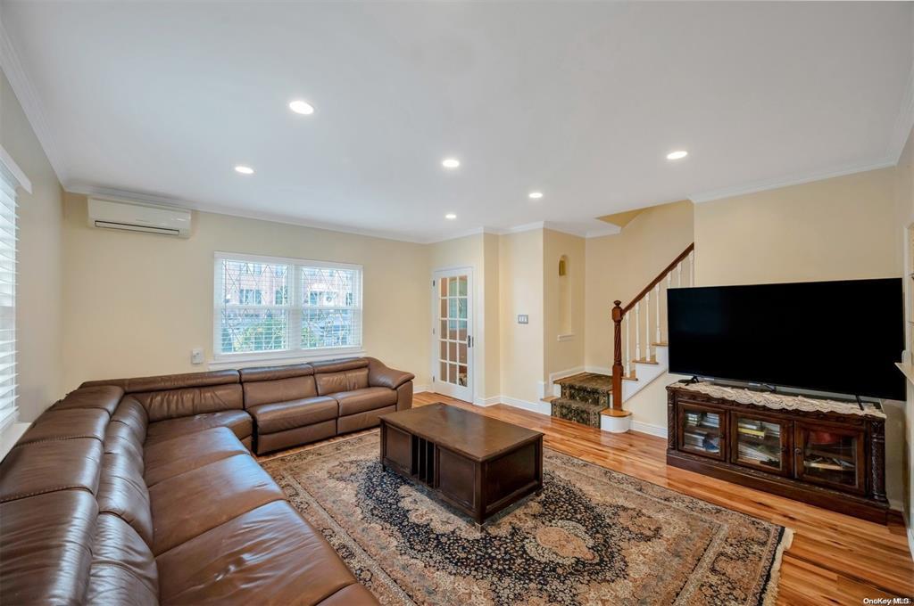 21-89 47th Street, Long Island City, New York image 5