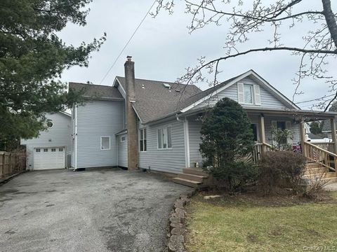 8 Alexander Avenue Farmingdale NY 11735