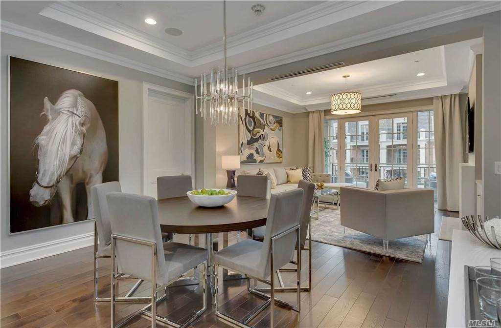 1000 Royal Court 1203