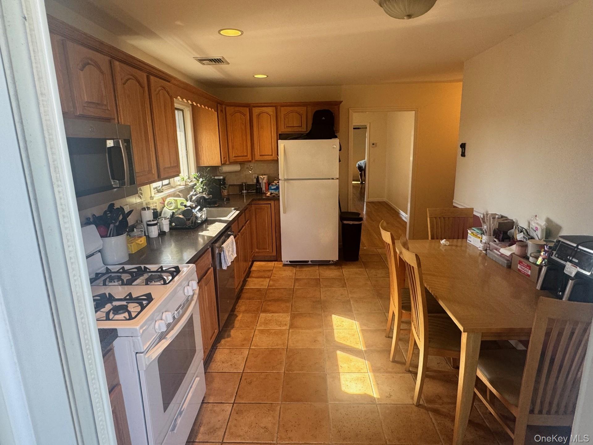 34 Cypress Street 2FL