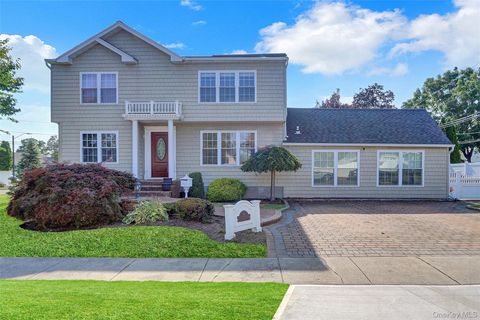 72 N Fordham Road Hicksville NY 11801