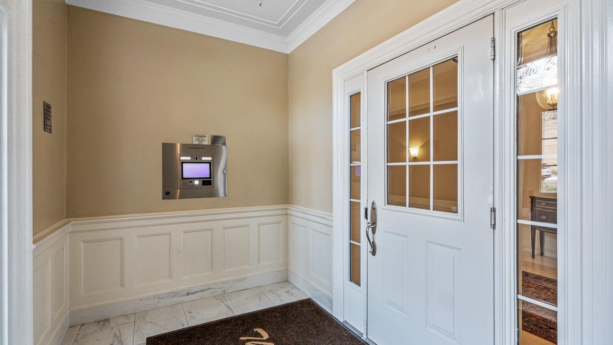 90 Knightsbridge Road #H 1, Great Neck, New York image 4