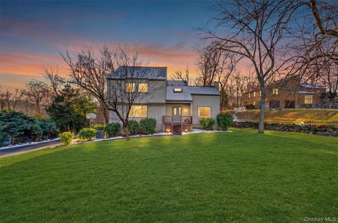 Homes For Sale - 33 Maple Moor Lane<br/> Cortlandt Manor, NY 10567