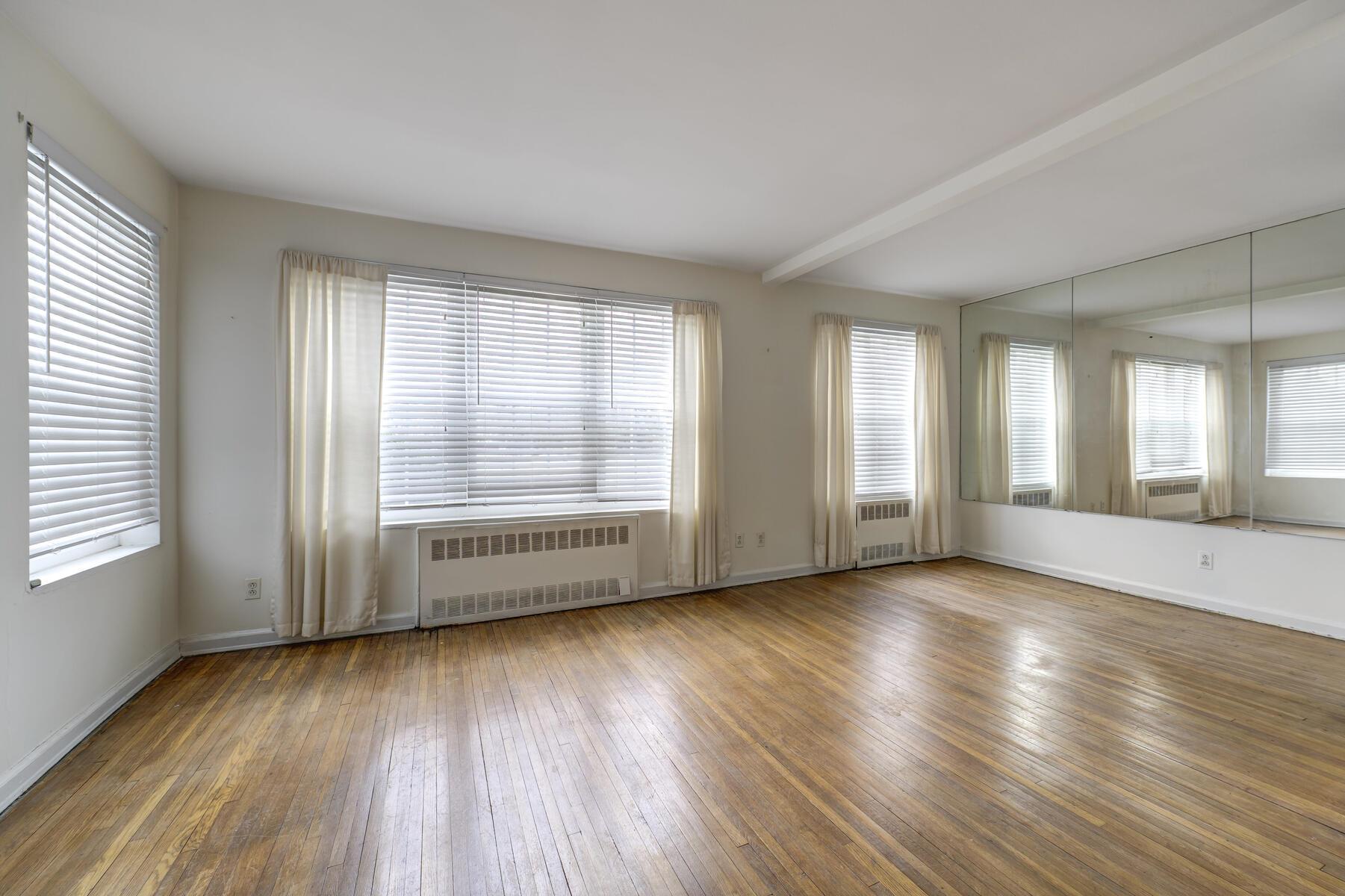 366 Stewart Avenue #A8, Garden City, New York image 5