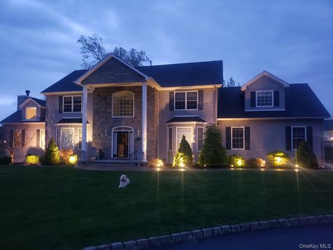 104 Winding Brook Court Cornwall NY 12553