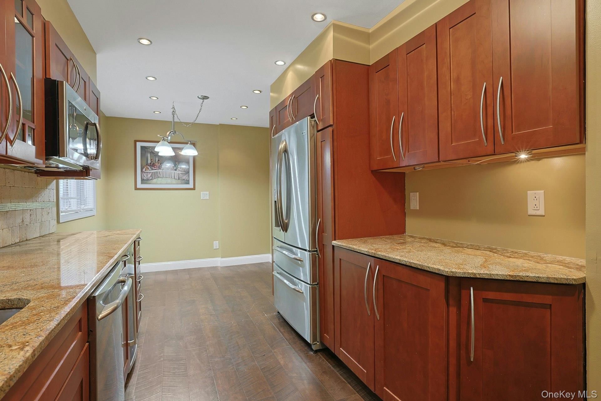 White Plains, New York 10607, United States, 3 Bedrooms Bedrooms, ,2 BathroomsBathrooms,Residential,Active,220592