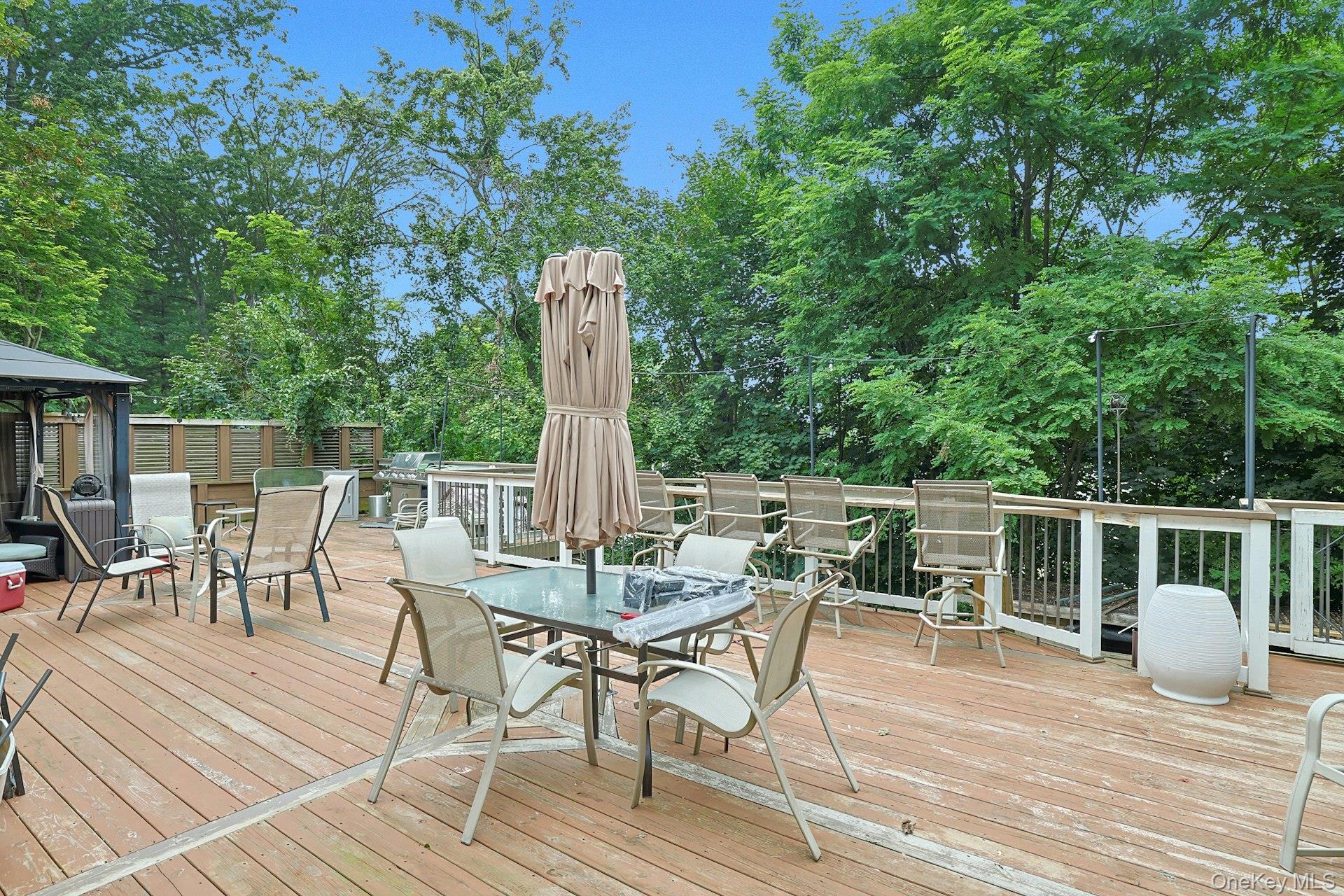 White Plains, New York 10607, United States, 3 Bedrooms Bedrooms, ,2 BathroomsBathrooms,Residential,Active,220592