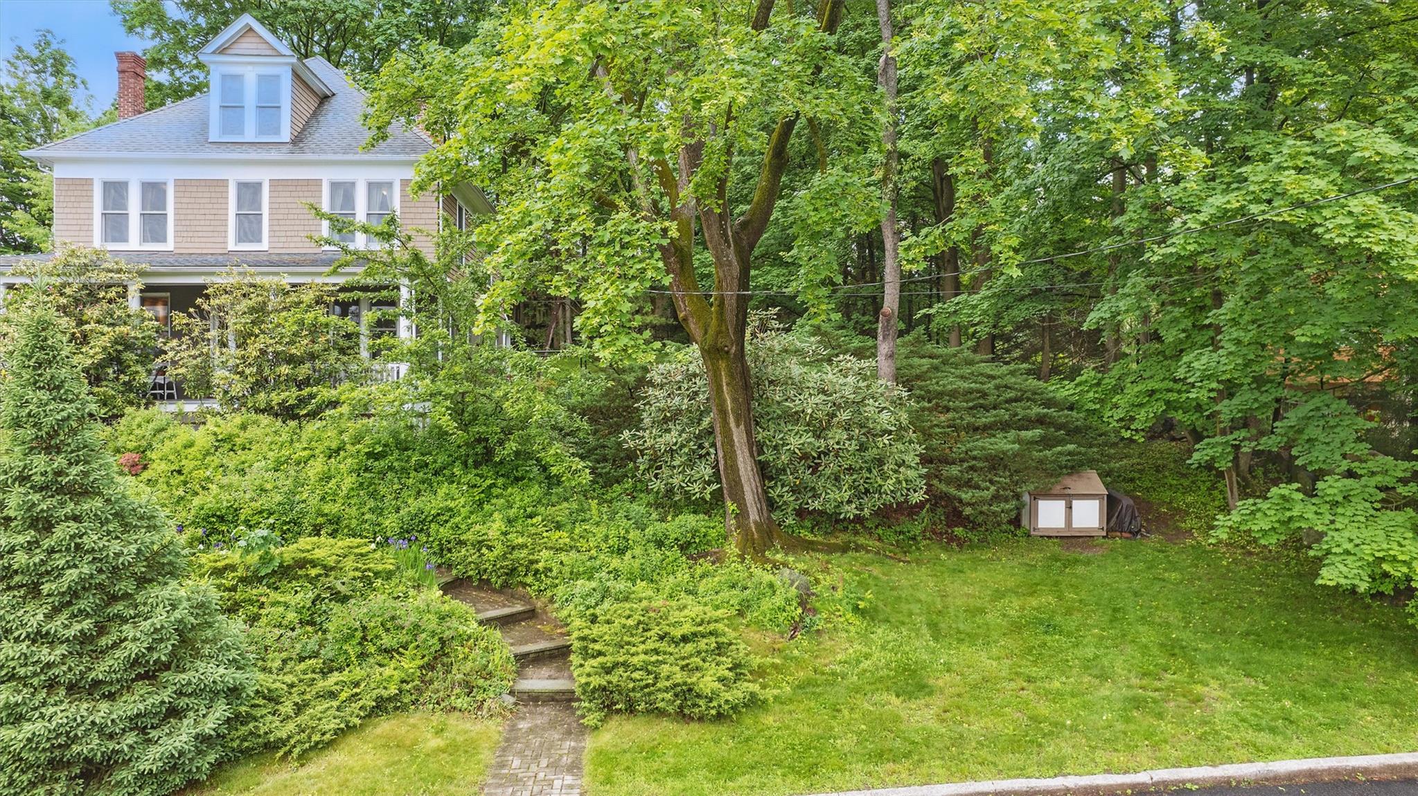 101 Mohican Park Avenue, Dobbs Ferry, New York image 2