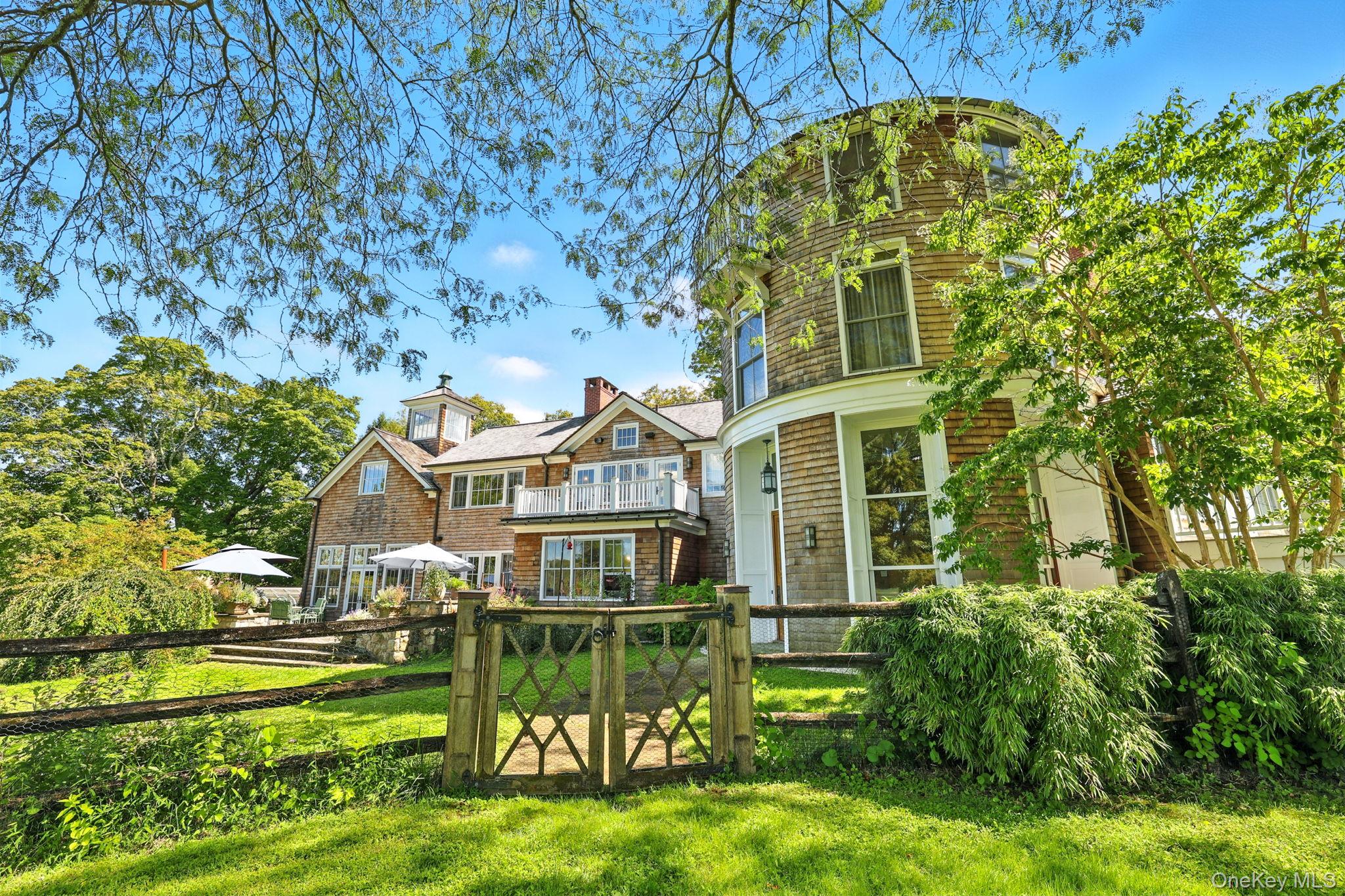 11 Carriage House Road