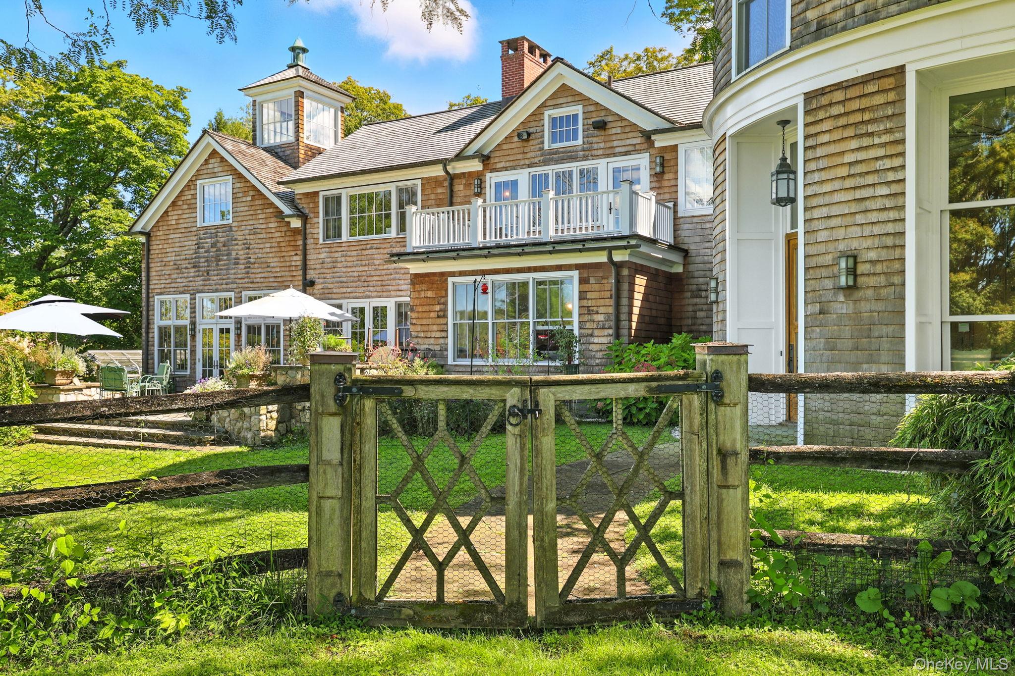 11 Carriage House Road