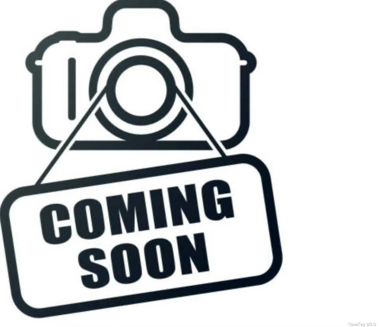 Underhill Avenue, Fresh Meadows, Queens, NY - 3 Bedrooms  
2 Bathrooms  
6 Rooms - 
