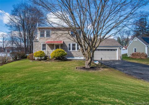 Homes For Sale - 5 Croft Road<br/> Poughkeepsie, NY 12603