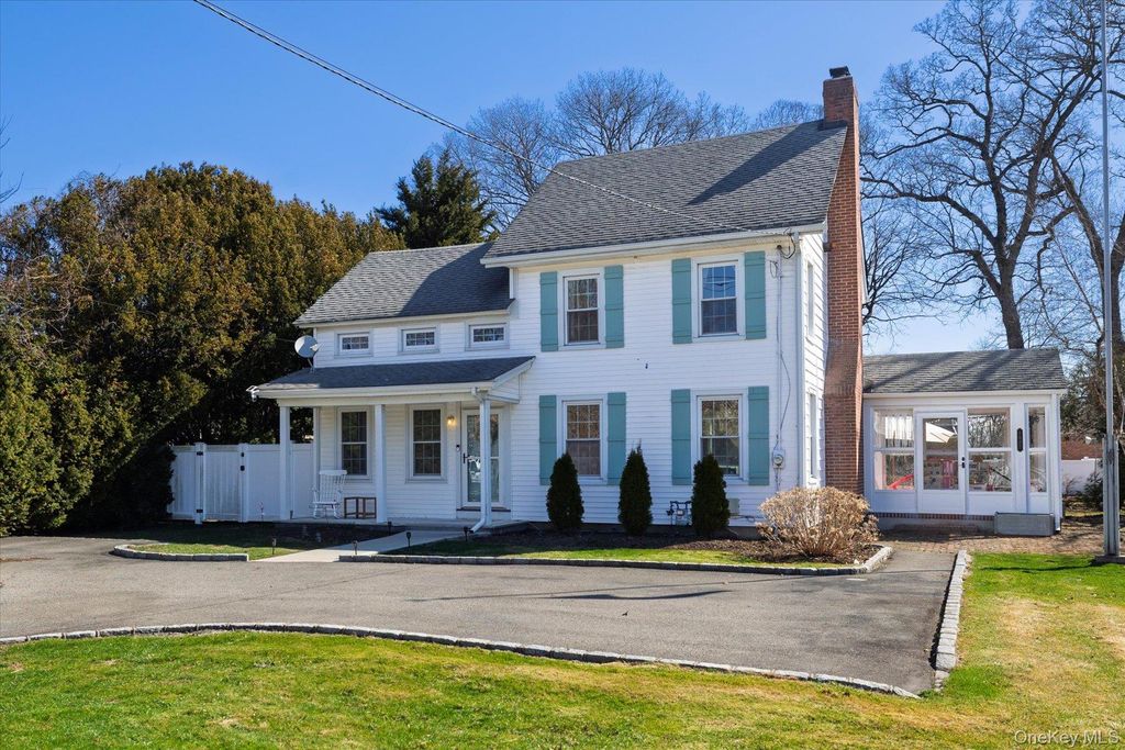 Photo of 1885 Washington Avenue, Seaford, NY 11783 (MLS # 977962)