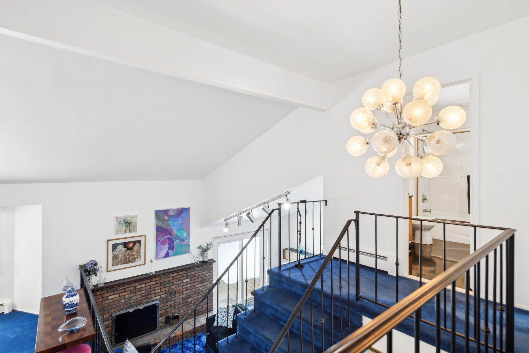 68 Barry Lane, Syosset, New York image 37