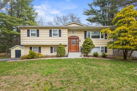 Homes For Sale - 10 Cottage Lane<br/> Rockland County, Suffern, NY 10901