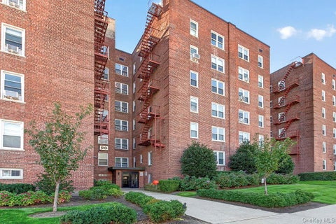 Photo of 90 Union Street #1A, New Rochelle, NY 10805 (MLS # 1059311)