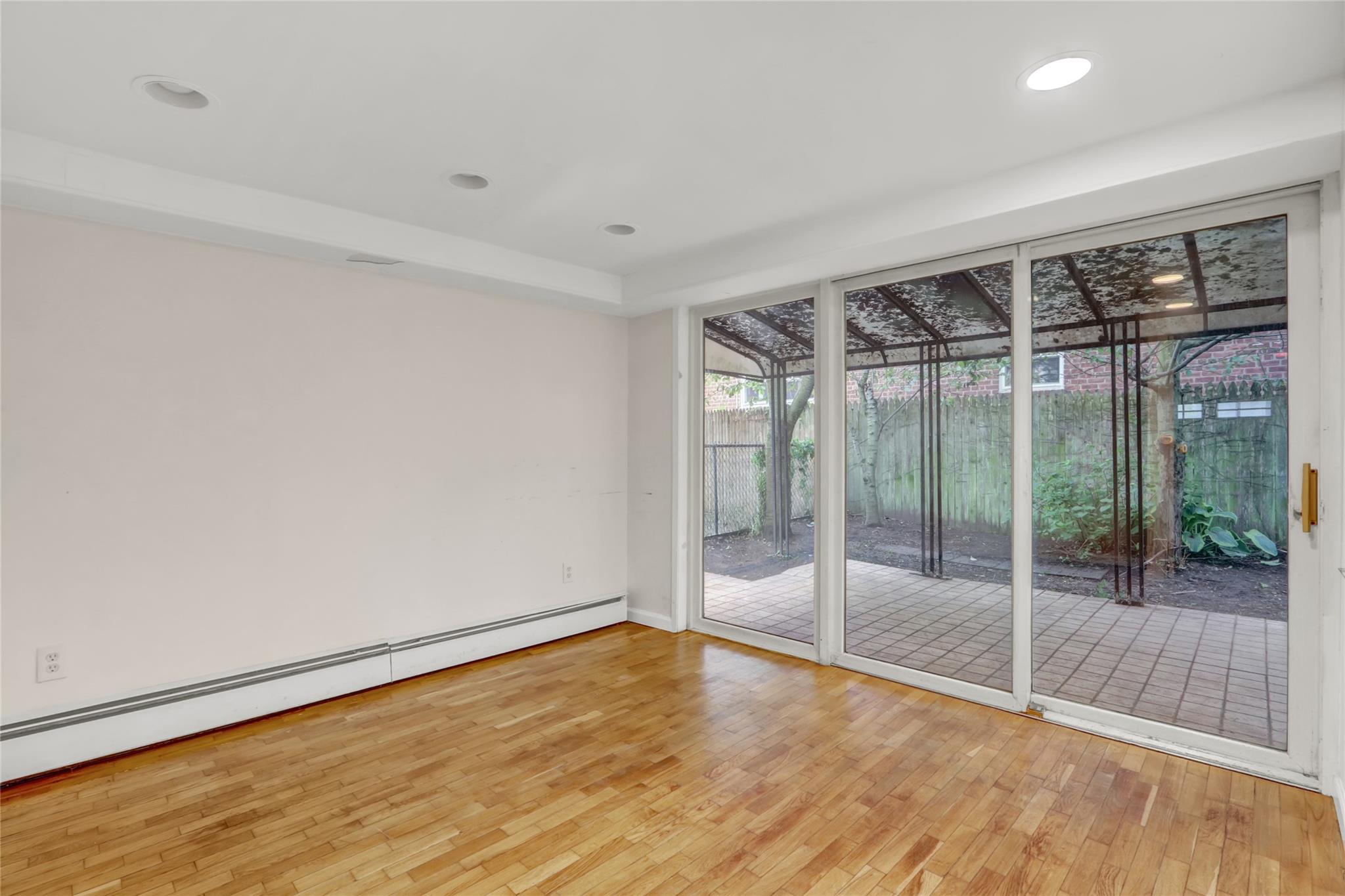 316 Oriental Boulevard, Brooklyn, New York image 21
