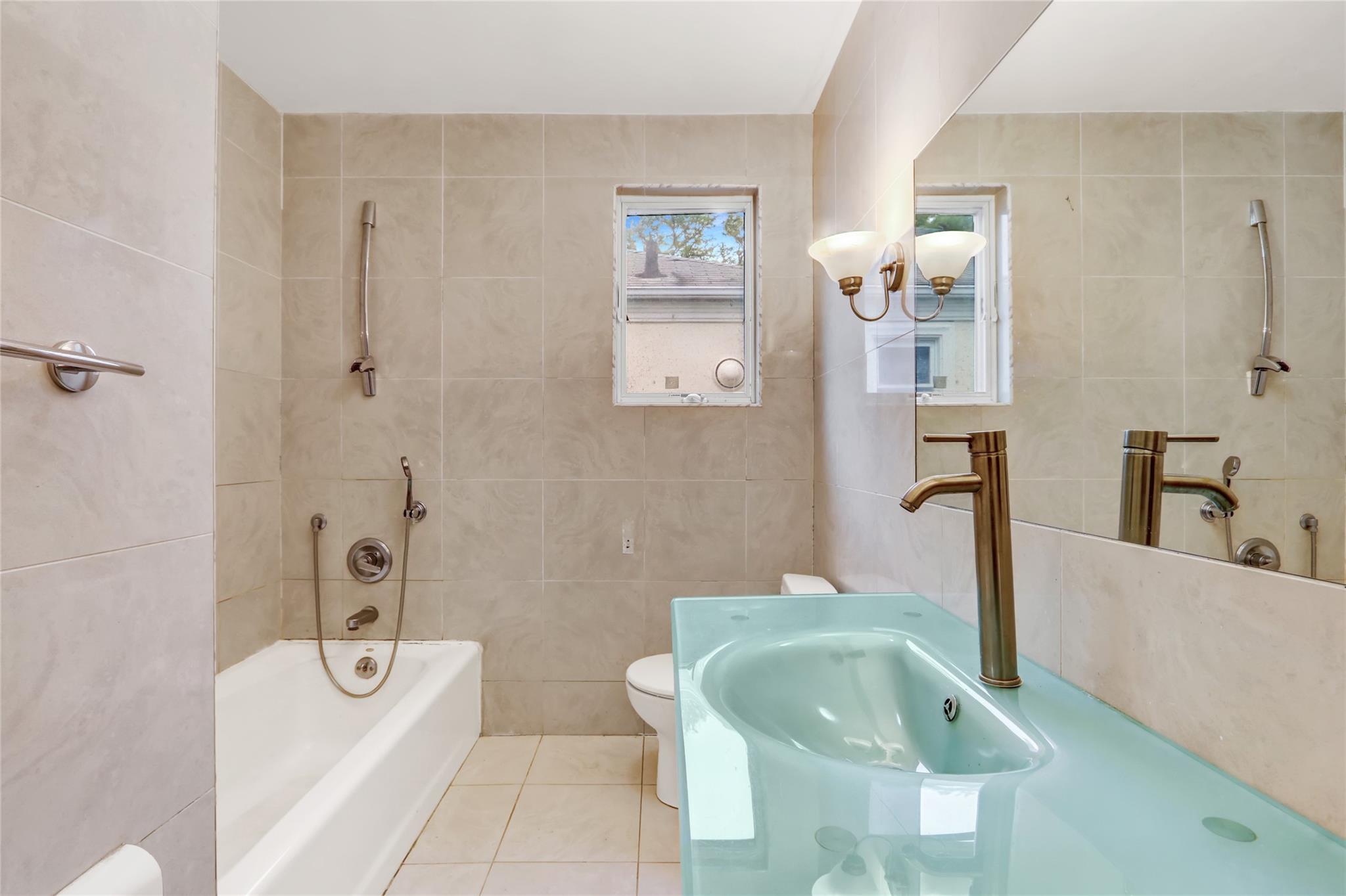 316 Oriental Boulevard, Brooklyn, New York image 15