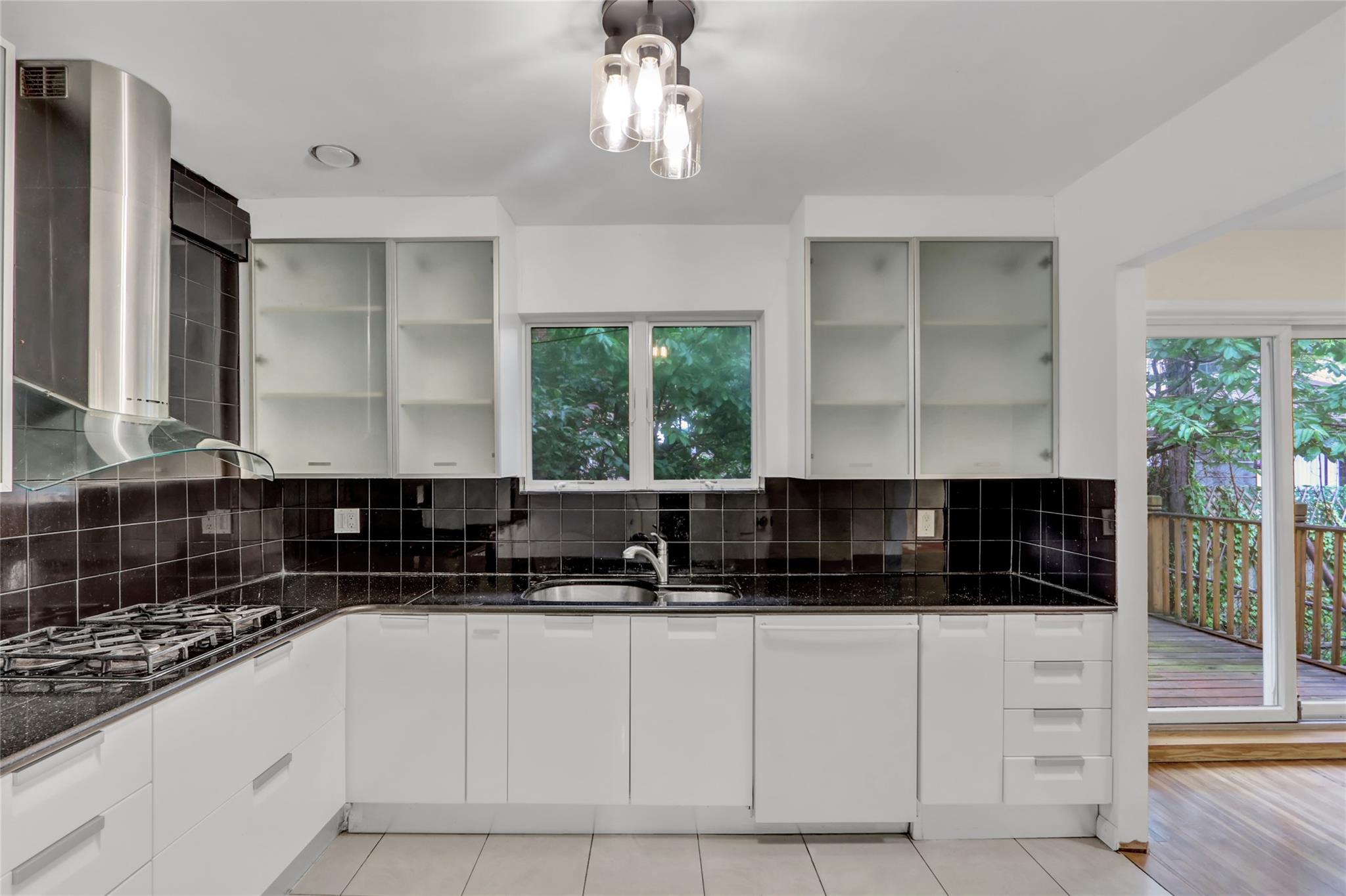 316 Oriental Boulevard, Brooklyn, New York image 11