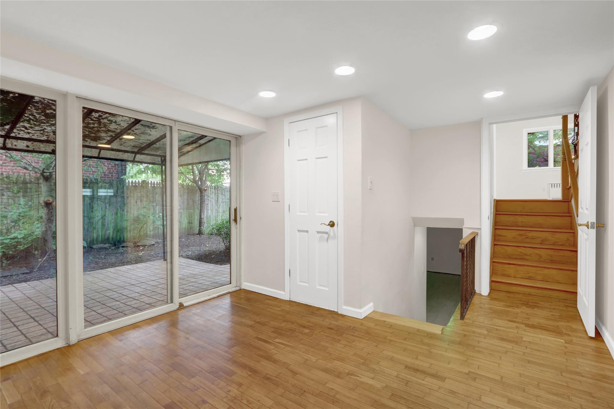 316 Oriental Boulevard, Brooklyn, New York image 22