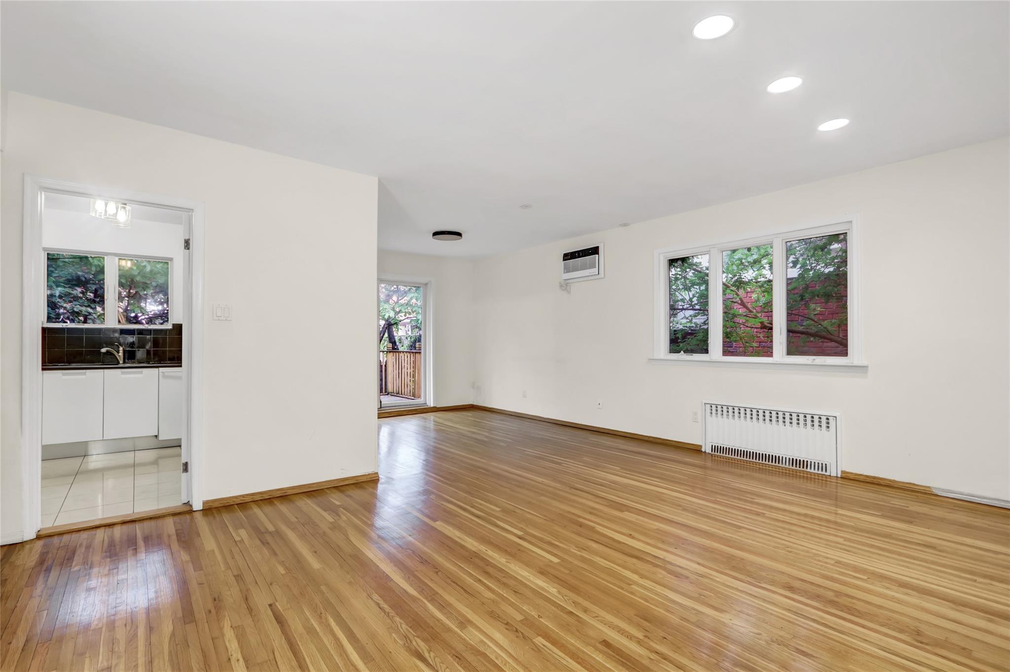 316 Oriental Boulevard, Brooklyn, New York image 4