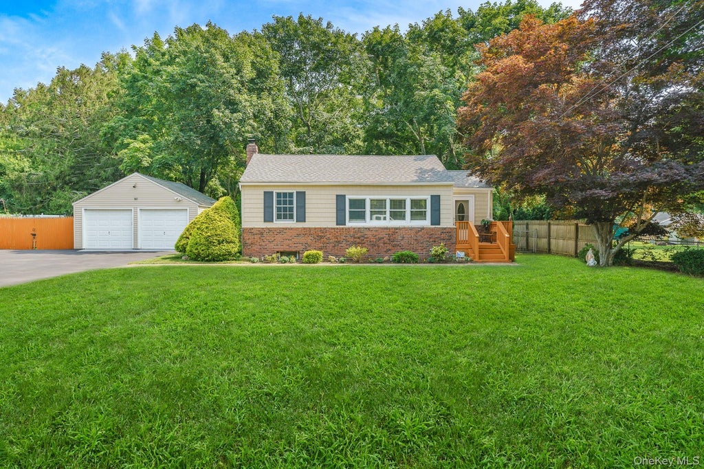 Photo of 6 Hines Road, Middle Island, NY 11953 (MLS # 1029642)