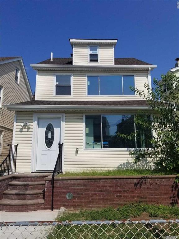 Rental Property at 210 Street St 1st Fl, Jamaica, Queens, NY - Bedrooms: 3 
Bathrooms: 1 
Rooms: 5  - $3,500 MO.