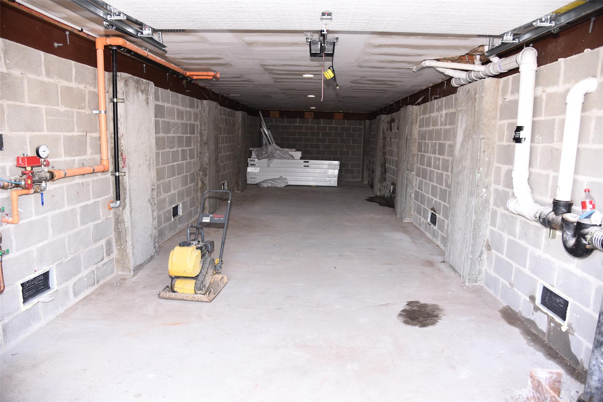 East Rockaway, New York 11518, United States, 4 Bedrooms Bedrooms, ,2 BathroomsBathrooms,Residential,Active,114080