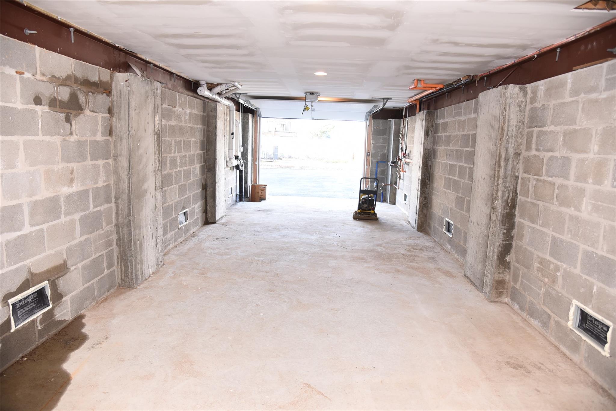 East Rockaway, New York 11518, United States, 4 Bedrooms Bedrooms, ,2 BathroomsBathrooms,Residential,Active,114080