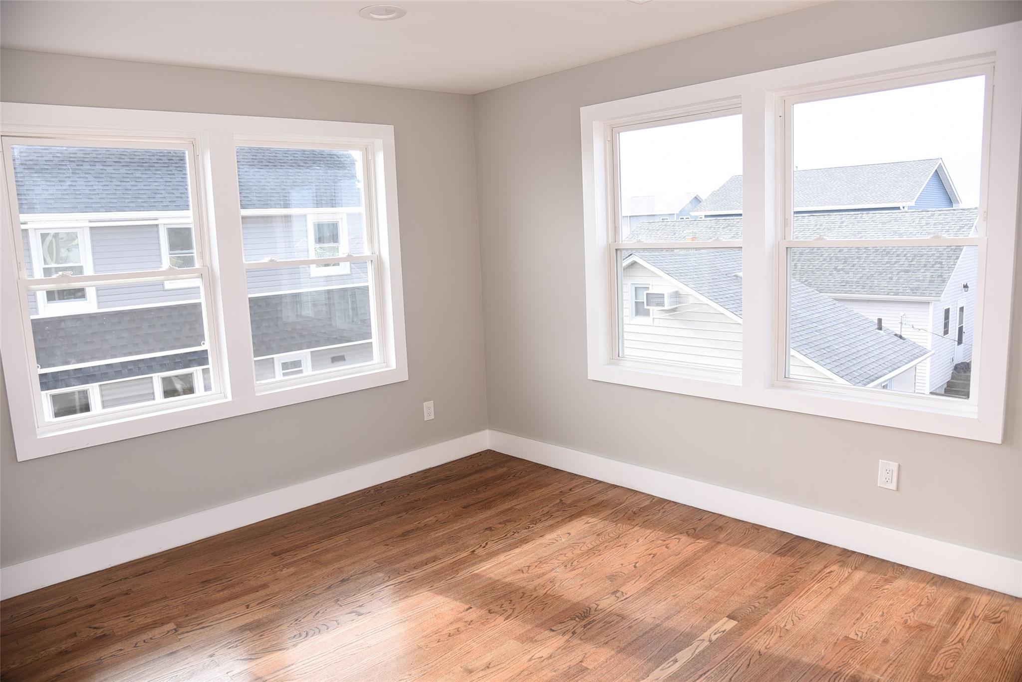 East Rockaway, New York 11518, United States, 4 Bedrooms Bedrooms, ,2 BathroomsBathrooms,Residential,Active,114080