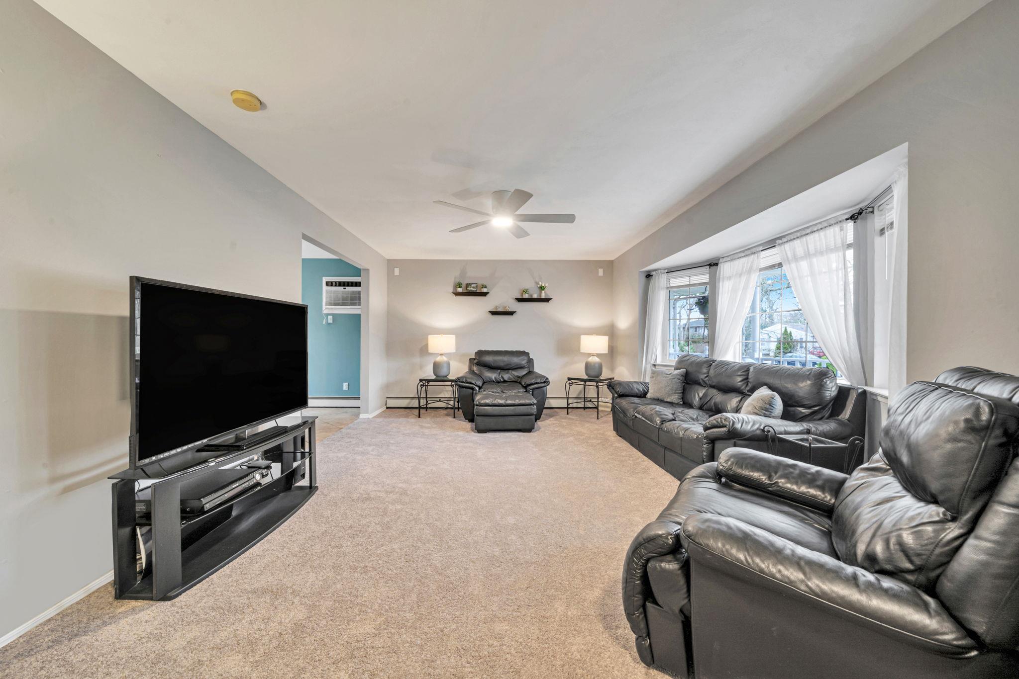 9 Jeanatta Avenue, Mastic, New York image 7