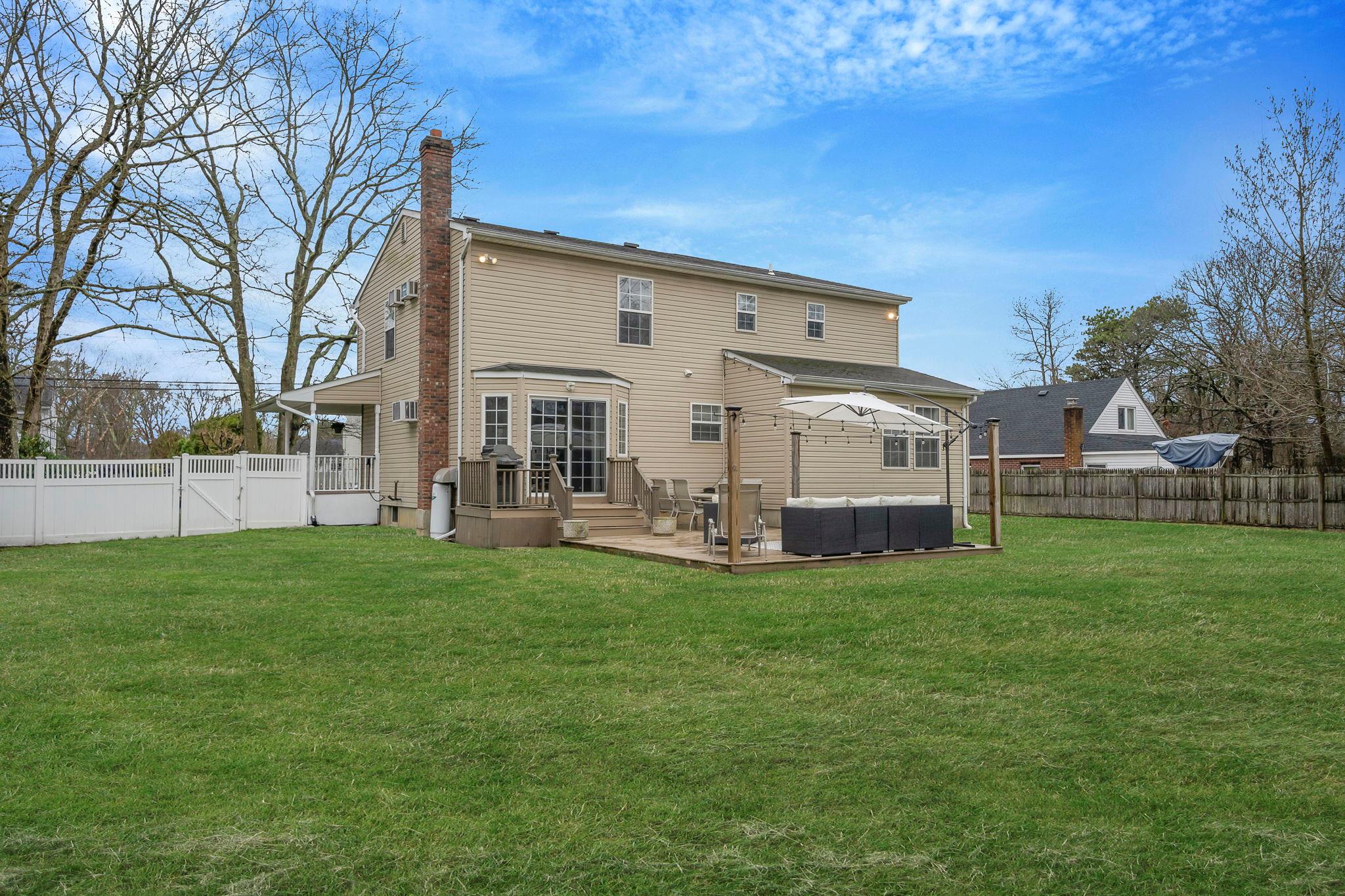 9 Jeanatta Avenue, Mastic, New York image 37