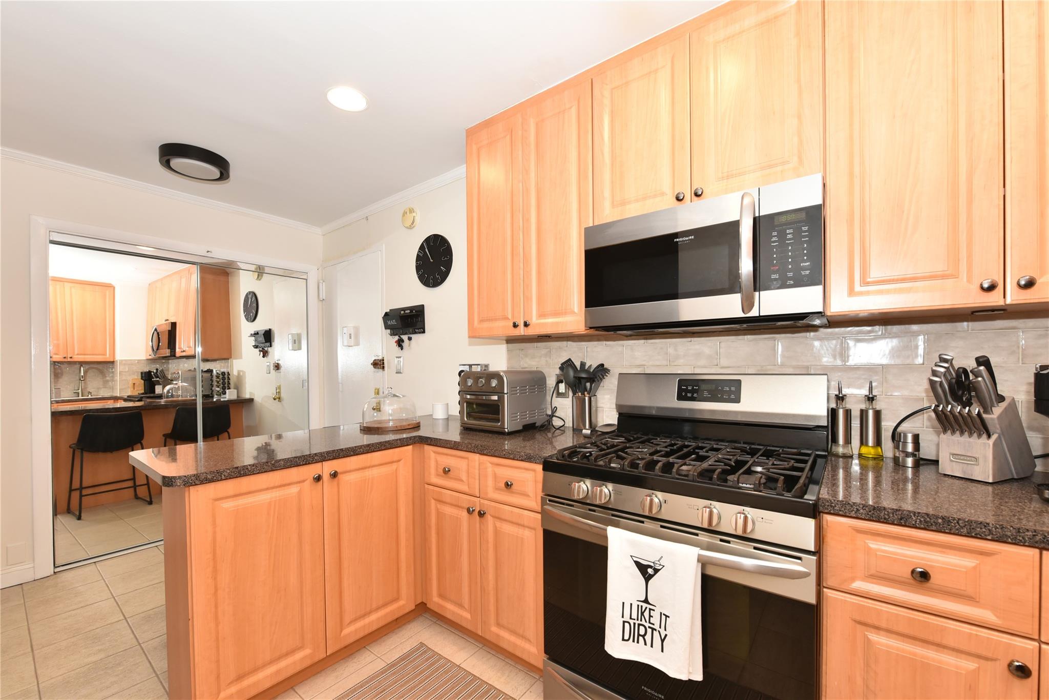370 W Broadway #6L, Long Beach, New York image 7