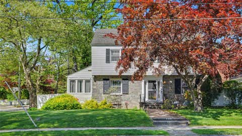 Homes For Sale - 370 Summit Avenue<br/> Mount Vernon, NY 10552