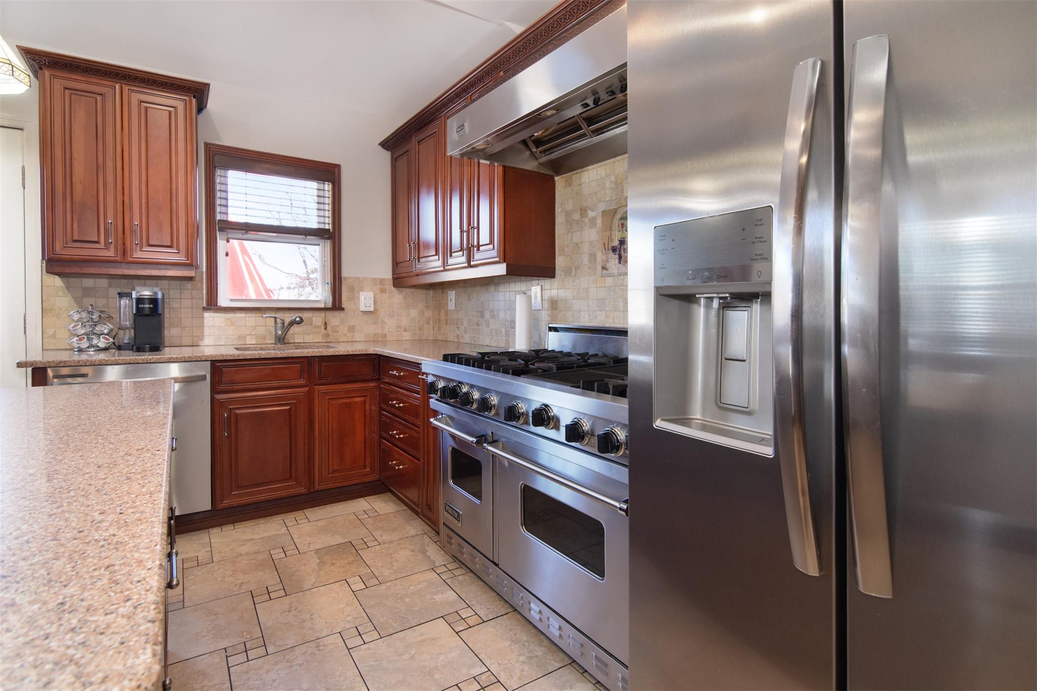 8 Kenilworth Road, Yonkers, New York image 6