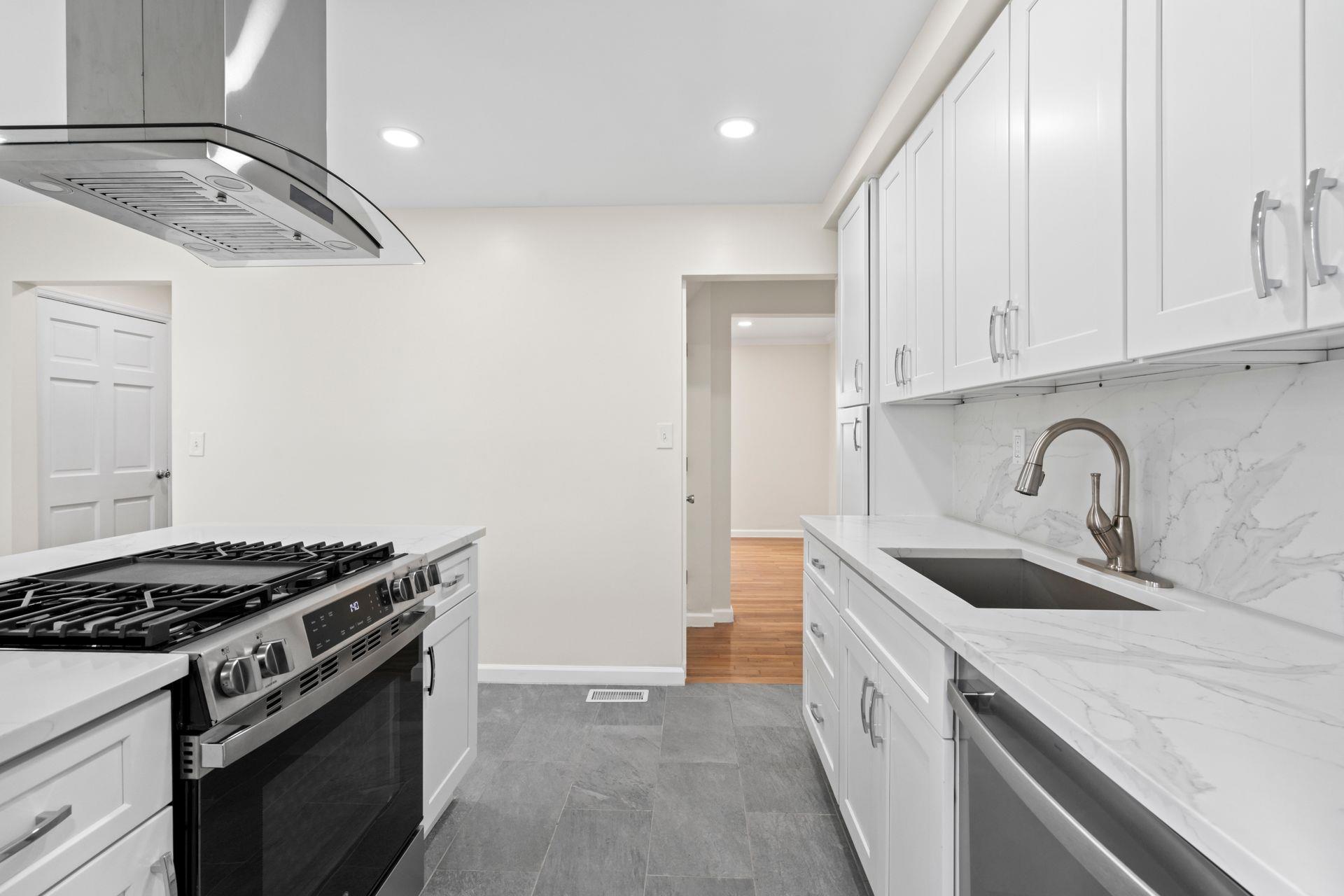 6 S Elm Street, Oyster Bay, New York image 4