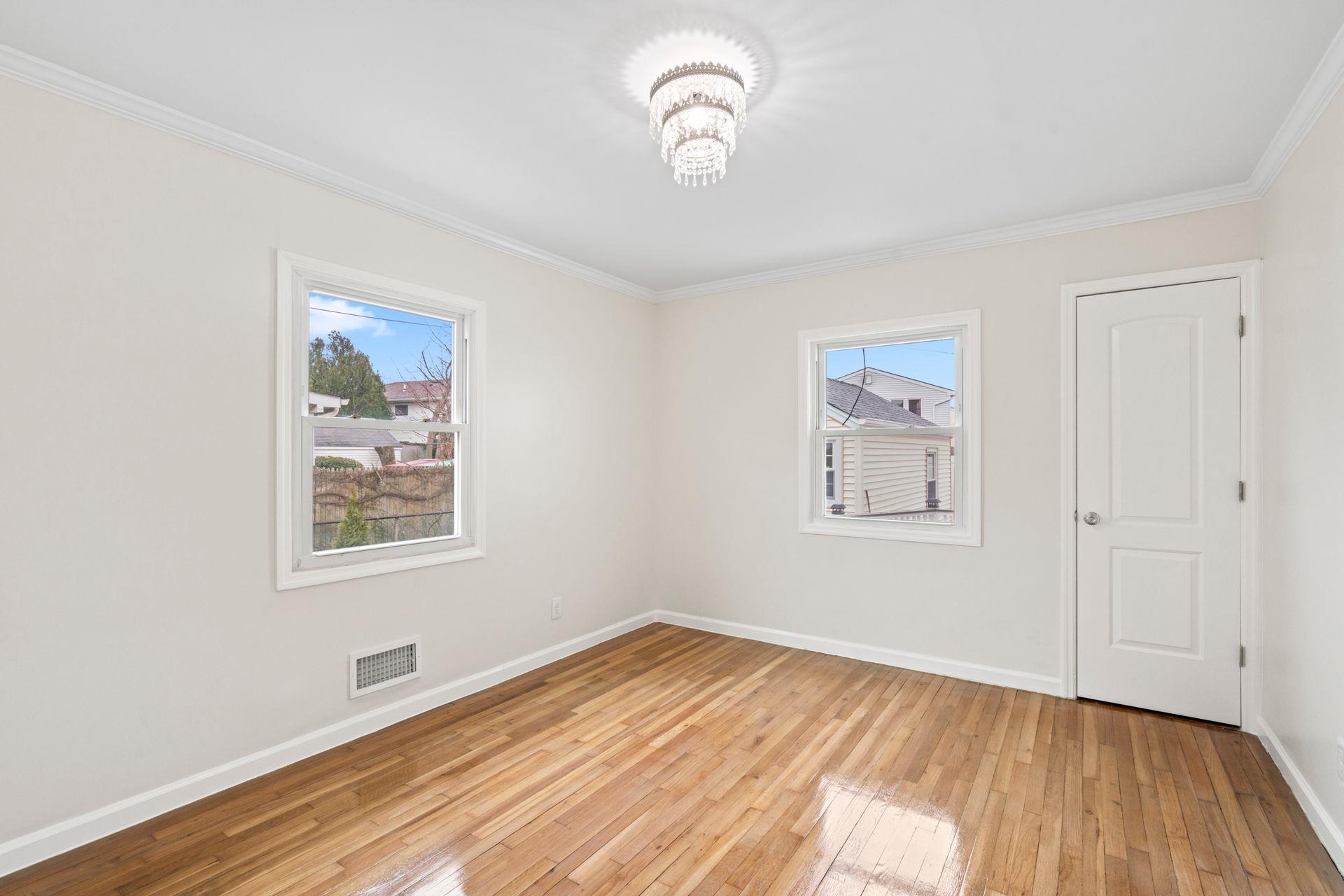 6 S Elm Street, Oyster Bay, New York image 9
