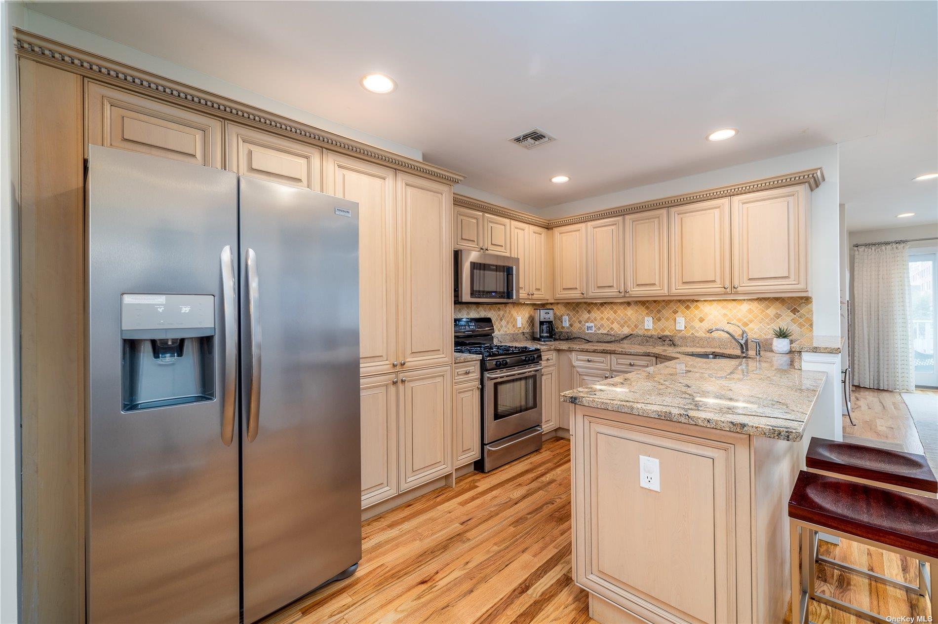 159 Monroe Boulevard #UPPER, Long Beach, New York image 8