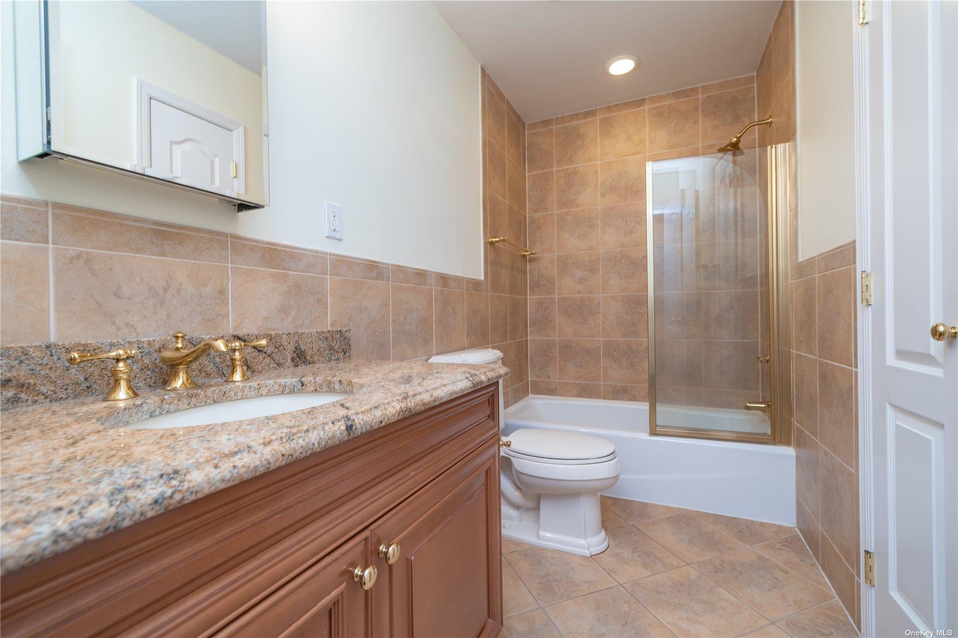 159 Monroe Boulevard #UPPER, Long Beach, New York image 12