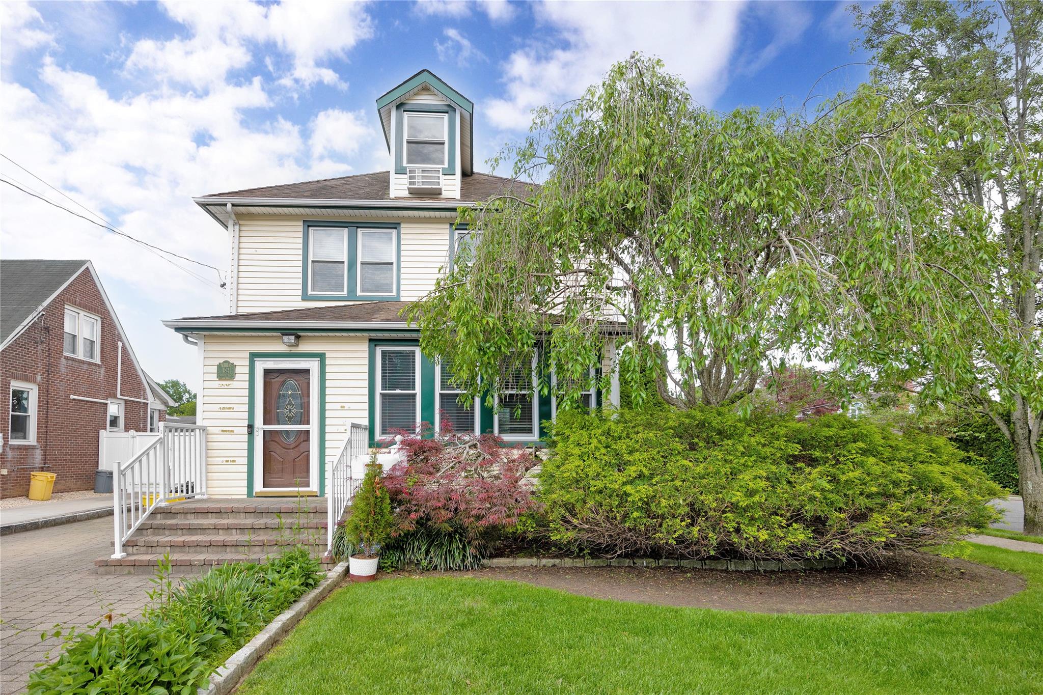 184 Prospect Street, Farmingdale, New York image 2
